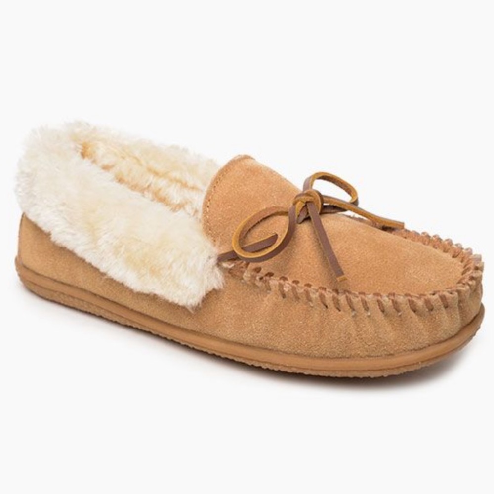 Minnetonka Moccasin slippers